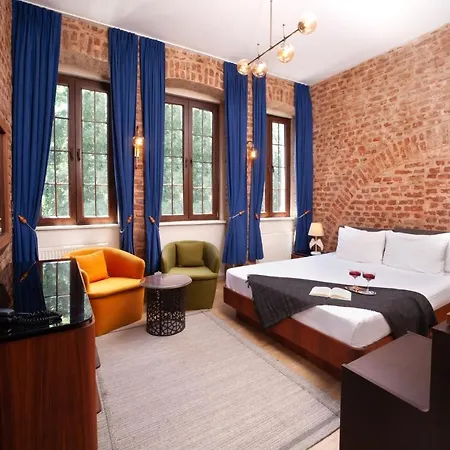 Hotel Nine 3*