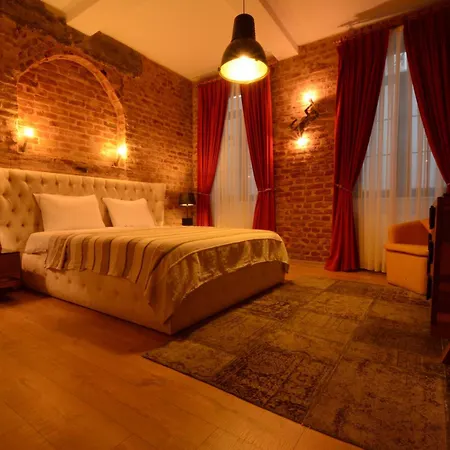 Nine Hotel 3*