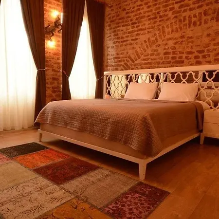 Hotel Nine 3*