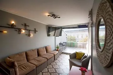 Nine מלון 3*
