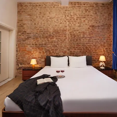 Nine Szálloda 3*